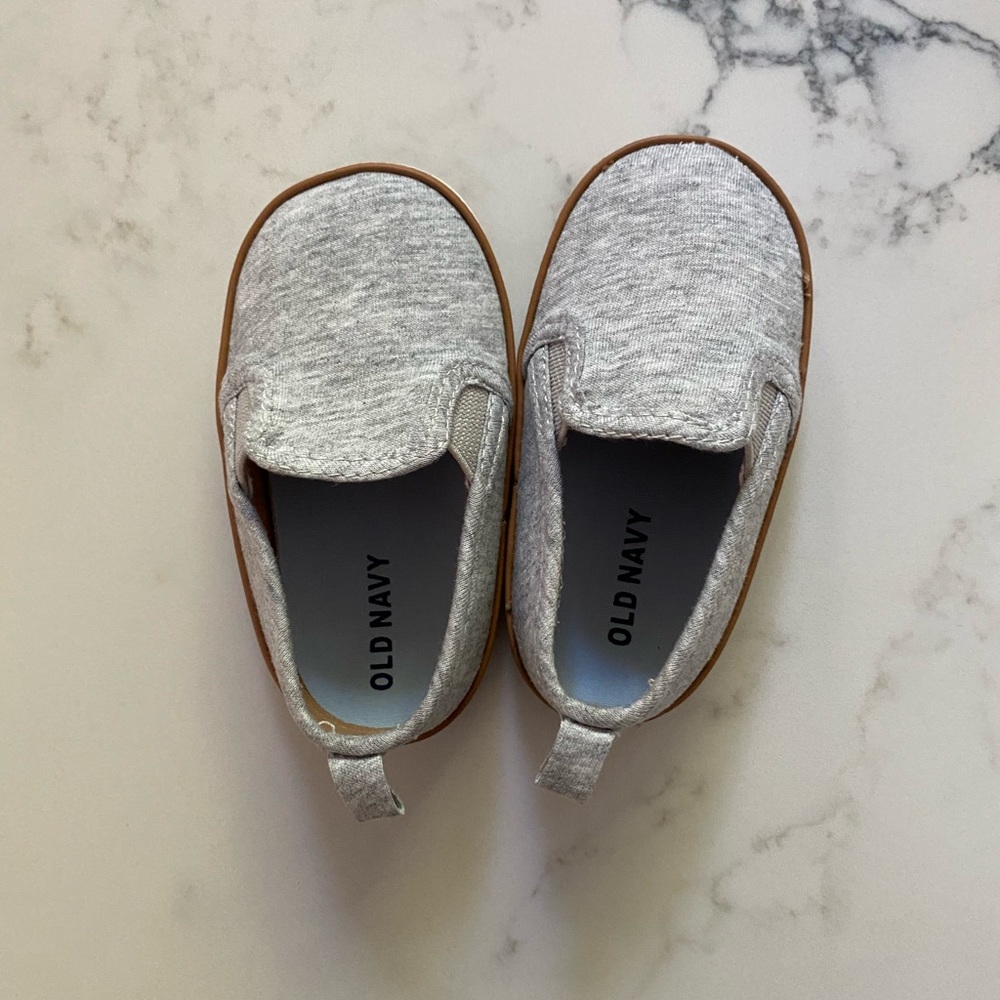 NWT 12-18 mos old navy shoes